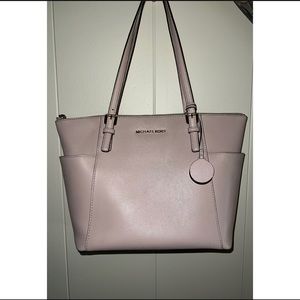 MICHEAL KORS BABY PINK PURSE